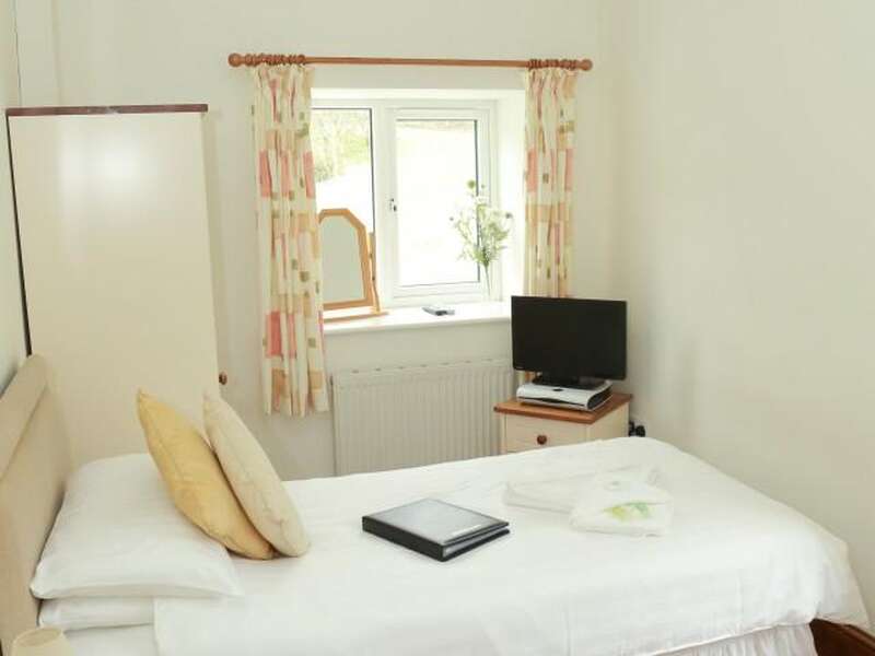Single En-suite Room (inc. Breakfast)